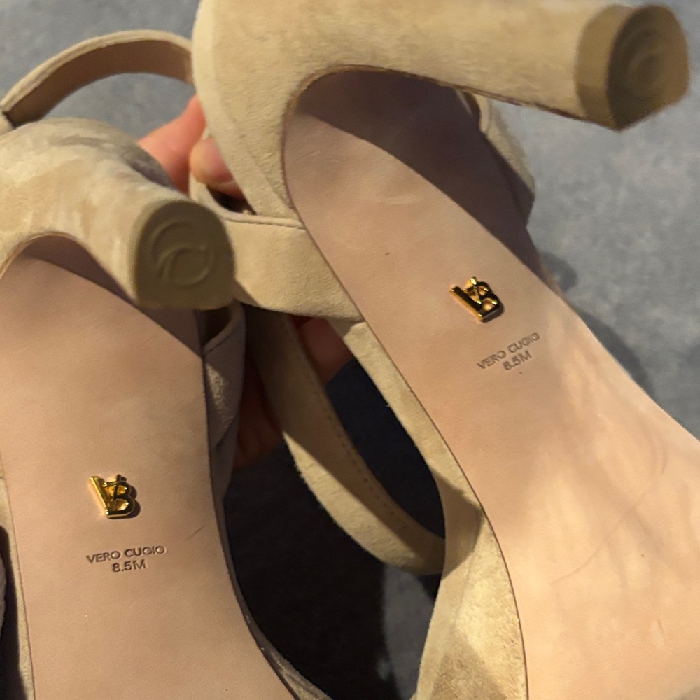 Veronica Beard Women's Tan Heels - Picture 2 of 3
